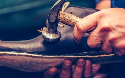 Devenir cordonnier sans diplôme : est-ce possible ?