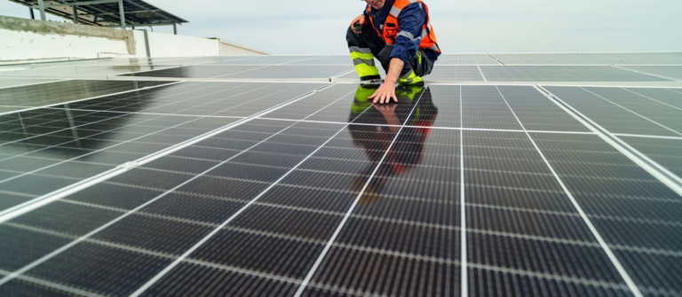 Devenir installateur de panneaux photovoltaiques