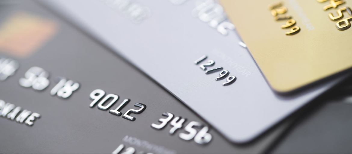 Fourniture de carte à débit : conditions, démarches et offres pour les indépendants