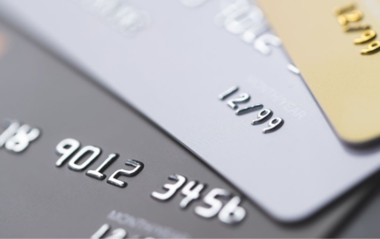 Fourniture de carte à débit : conditions, démarches et offres pour les indépendants