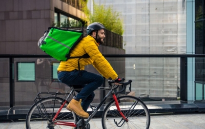 Devenir livreur de courses à domicile : démarches, statut juridique et conseils