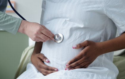 Devenir sage-femme sans bac : est-ce possible et comment créer son entreprise ?