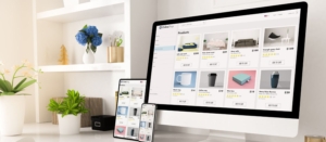 Entrepreneur en train de créer sa boutique en ligne.