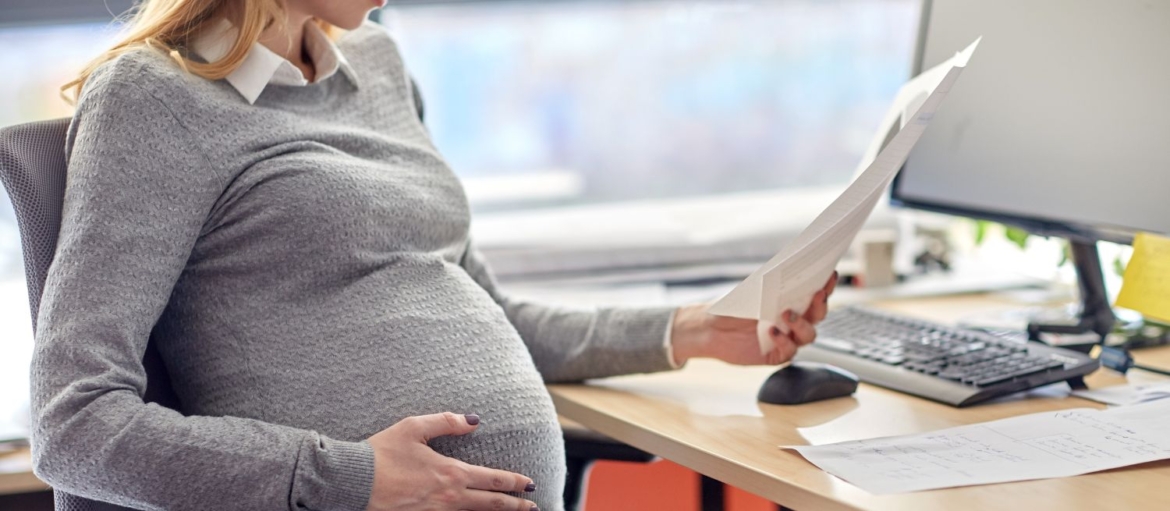 Enceinte : 1h de travail en moins par jour ? Ce qu’il faut savoir