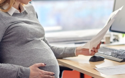 Enceinte : 1h de travail en moins par jour ? Ce qu’il faut savoir