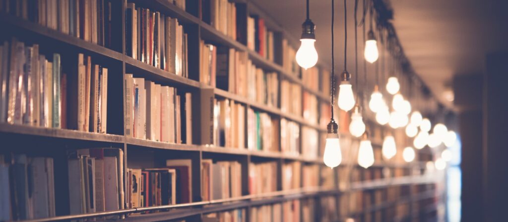 bibliotheque et ampoules