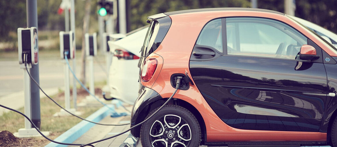 Voiture électrique professionnelle : quelles sont les charges déductibles ?