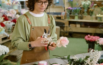 Ouvrir un magasin de fleurs : étapes clés, budget et cadre légal